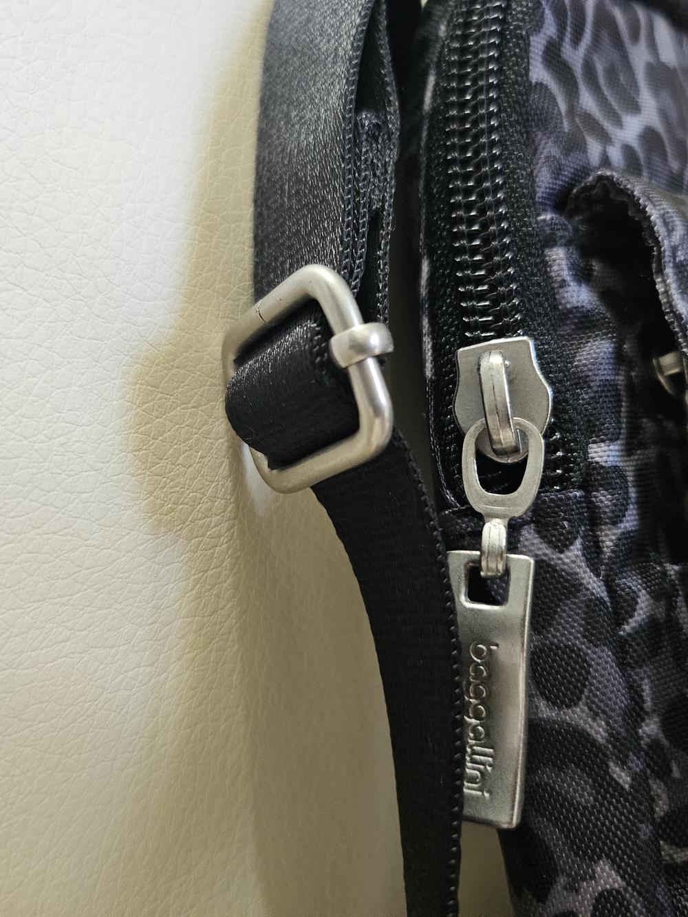 Baggallini Gray Leopard Crossbody Bag - Picture 6 of 16